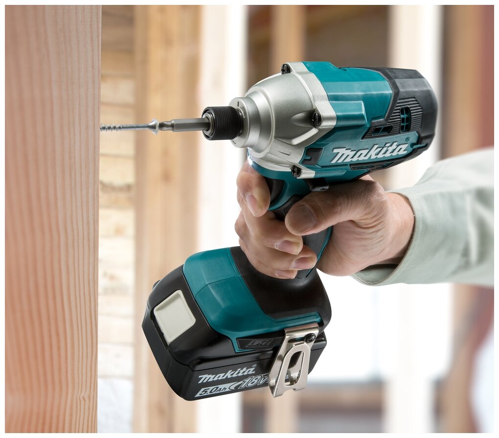 Шуруповёрт аккумуляторный ударный MAKITA DTD156Z (18В,2500об/мин,155нм,1/4,1.3кг,б\ак,з\у) (DTD156Z), шт