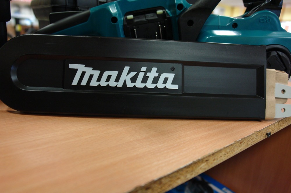 Пила электрическая цепная аккумуляторная MAKITA DUC355Z (18 Вx2, 35 см, цепь1.1 -3/8, без акк и зар устр, 5,2кг)