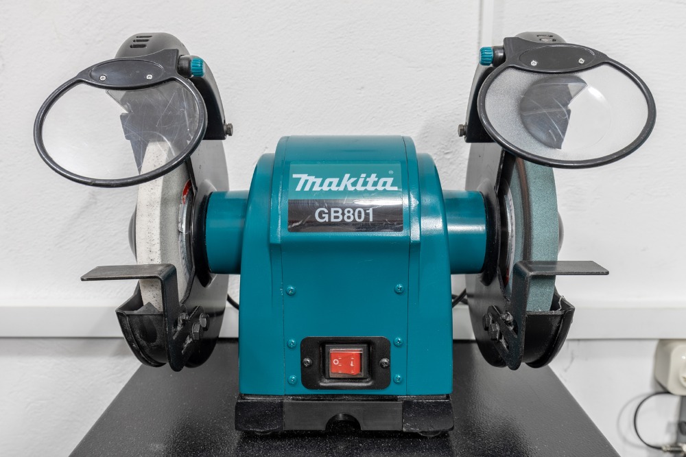 Станок точило Makita GB801