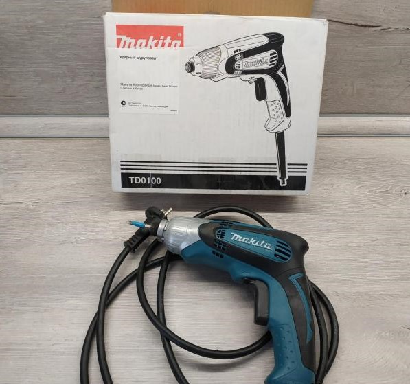 Ударный шуруповерт Makita TD0100