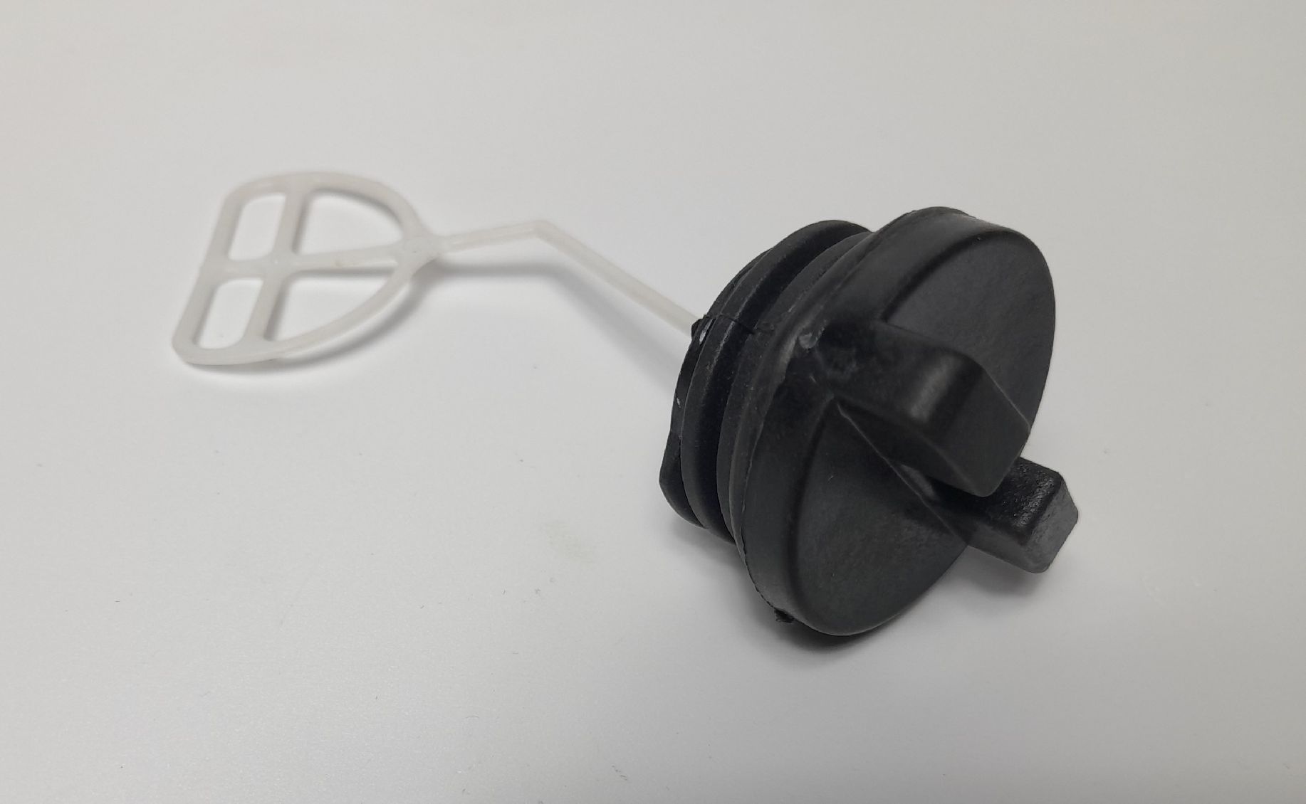 Пробка топливного бака DDE TR 63 - 160 (909-495-365), шт