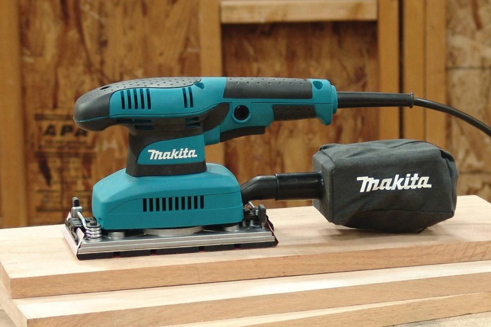 Шлифмашина вибрационная Makita BO3710