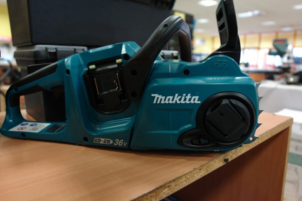 Пила цепная аккумуляторная MAKITA DUC353Z
