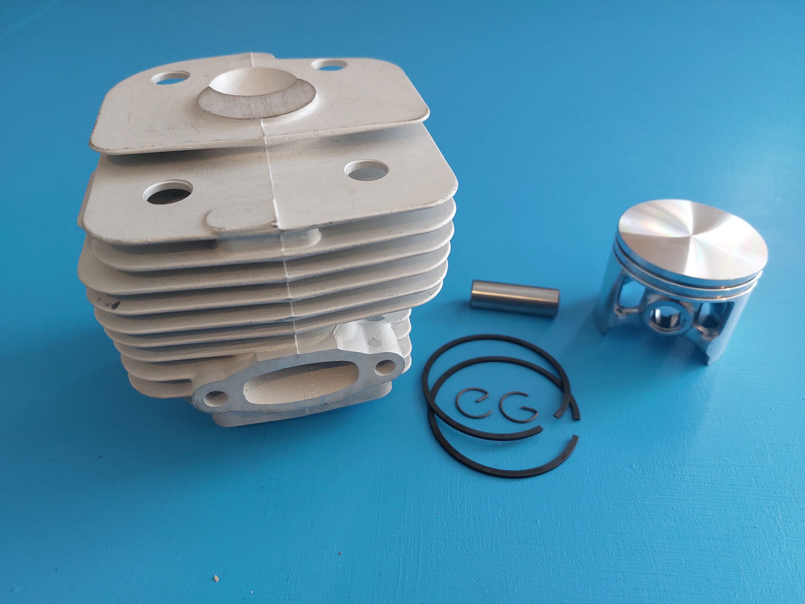 Поршневая группа UNITED PARTS для HUSQVARNA K950, P950, J2095, DDE GS 400-16 (аналог 5061555-06), шт