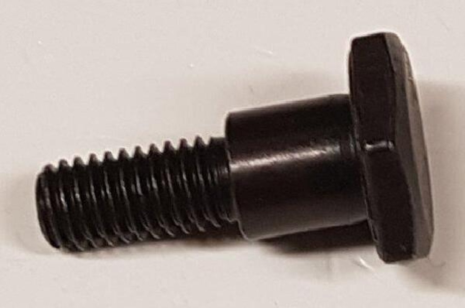 Болт крепления Champion крепления сцепления T252/256 (026145910)