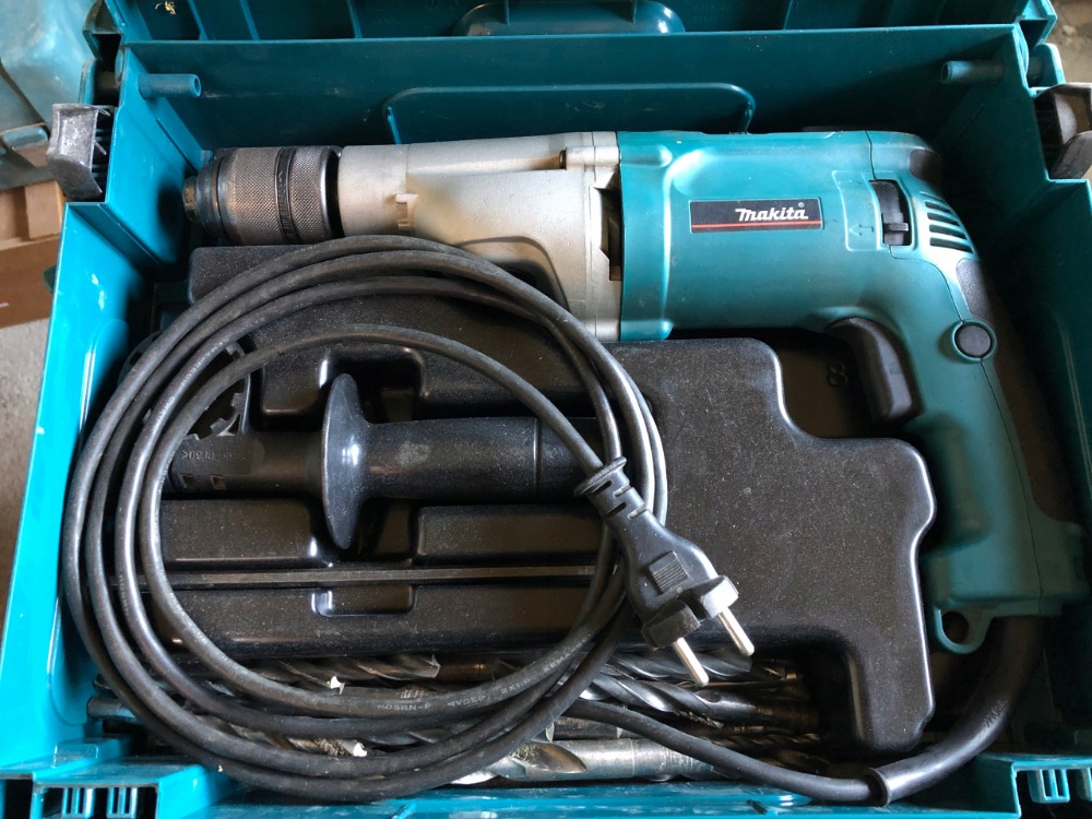 Дрель ударная MAKITA HP2071