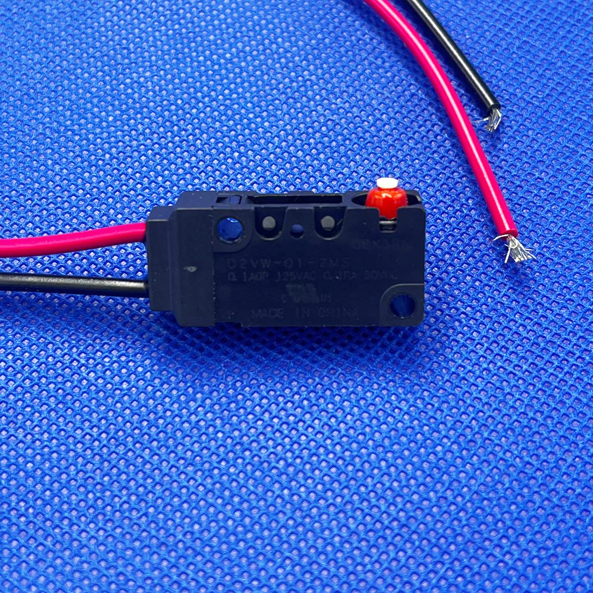 Микровыключатель ( концевик) DDE TR 63 - 160 (909-495-088), шт