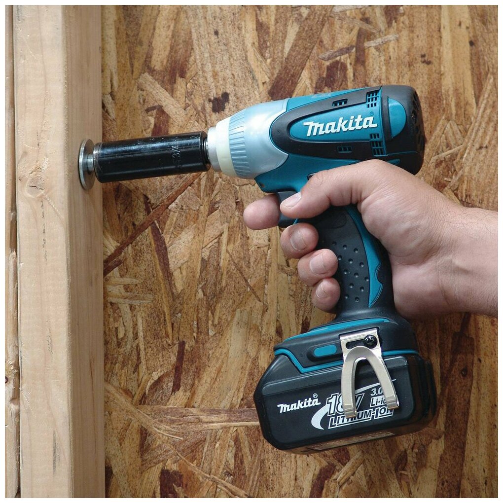 Гайковёрт аккумуляторный ударный MAKITA DTW251Z
