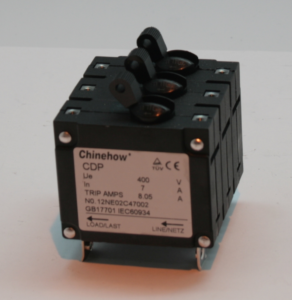 Выключатель автоматический DDE 7А, 3Ф  DPG7553-3E/DDG6000-3E, шт