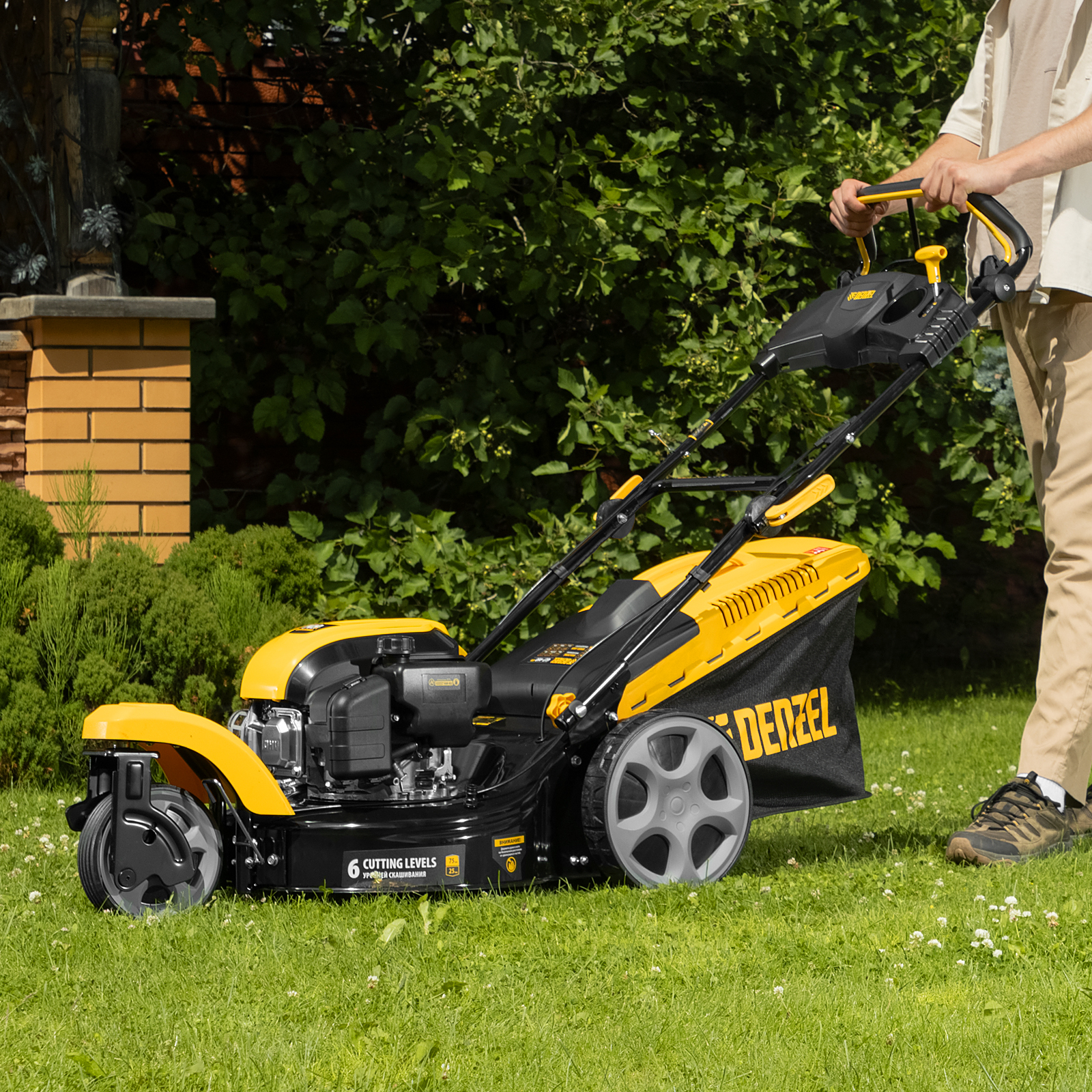 Бензиновая газонокосилка GLT-460SP-T, Trike 149 см3, 46 см, привод, панель, 60л Denzel 