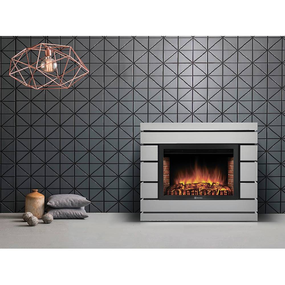 Каминокомплект: Очаг Electrolux EFP/P-3020LS N, портал Moderno 30 шпон белый дуб