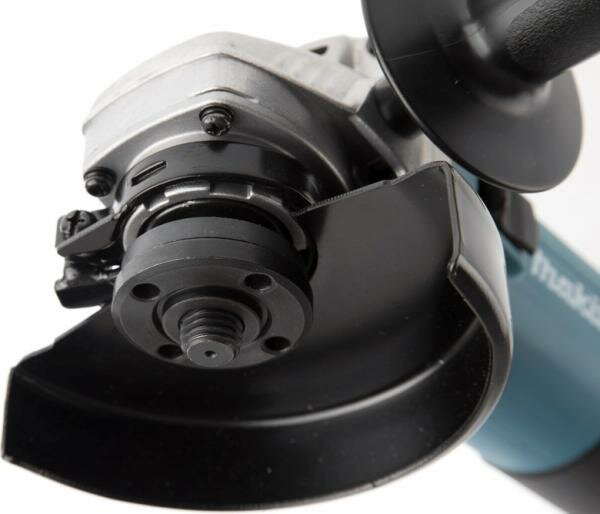 Шлифмашина угловая MAKITA 9557HNRK (115мм,840Вт,11000об/мин. плавный пуск, функция антирестарта,кейс), шт