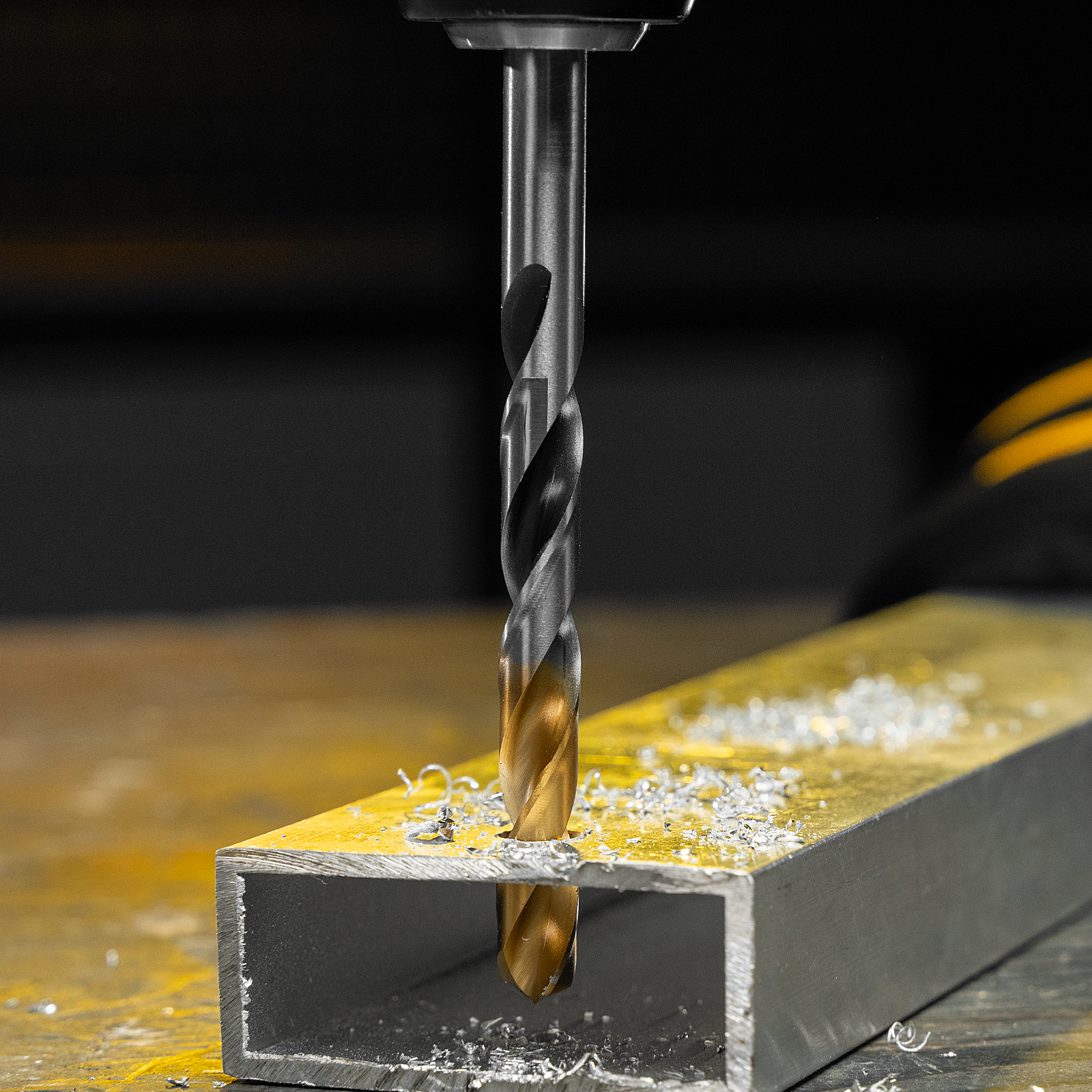 Сверло спиральное по металлу 9 x 125мм, Р6М5, Golden Tip, многогранная заточка Denzel