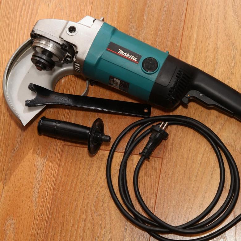 Шлифмашина угловая Makita 9069