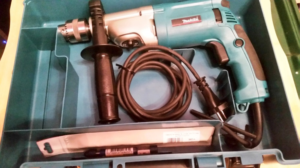 Дрель ударная Makita HP2070