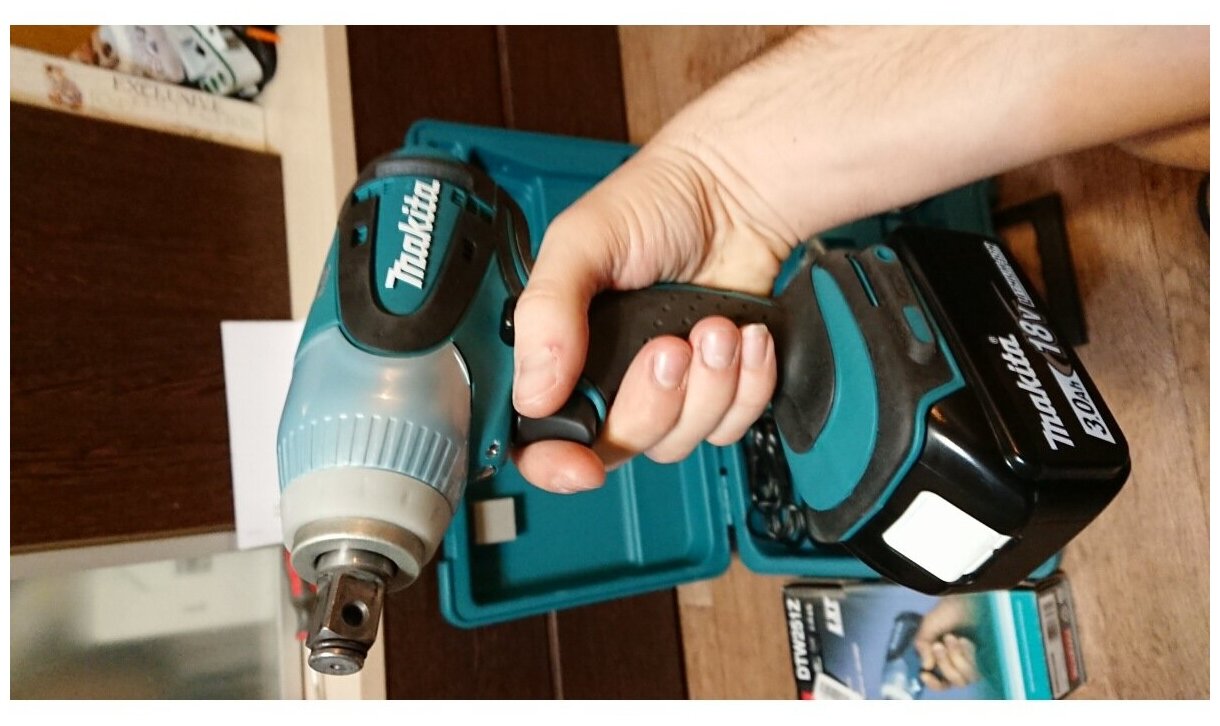 Гайковёрт аккумуляторный ударный MAKITA DTW251Z