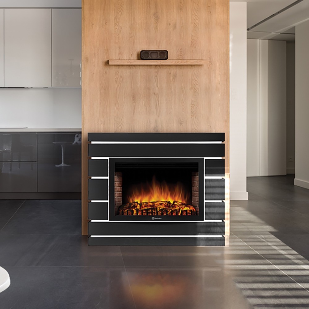 Каминокомплект: Очаг Electrolux EFP/P-2520LS N, портал Moderno 25 шпон черный дуб