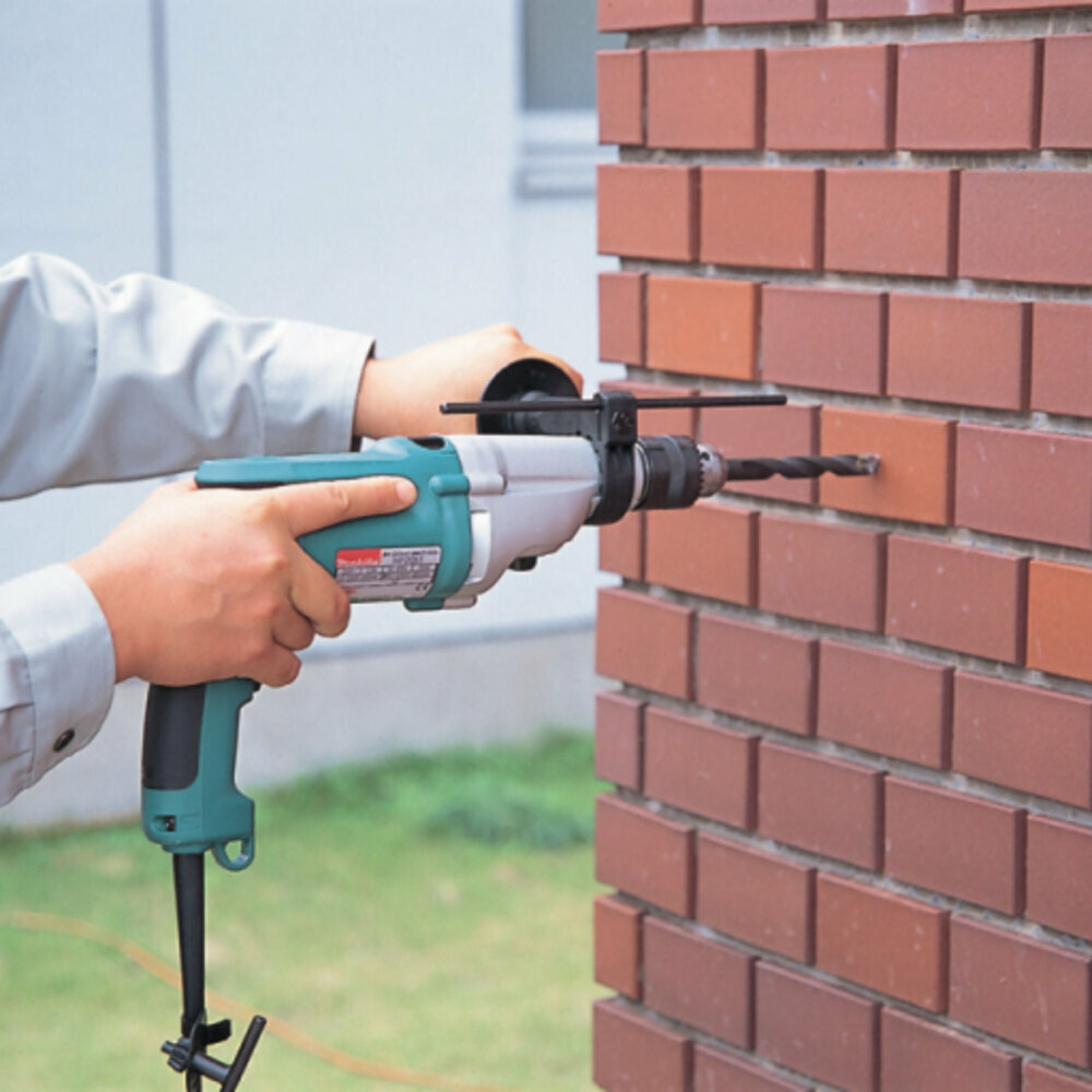 Дрель ударная Makita HP2050