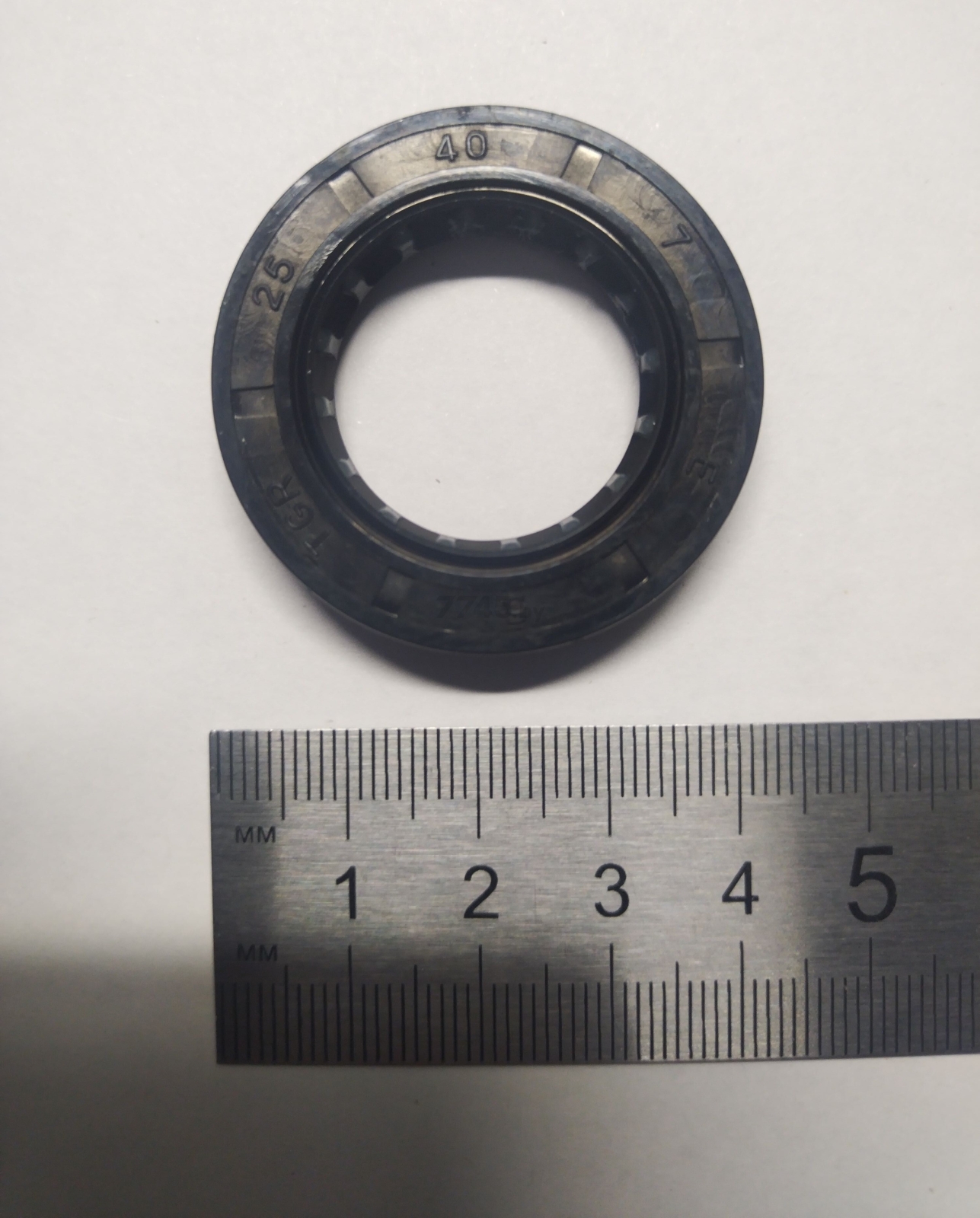 Сальник  коленвала DDE VB 140 15*25*7  (909-785-019), шт